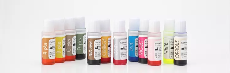 Esthetic Colorant umfasst 12 Effektflüssigkeiten.