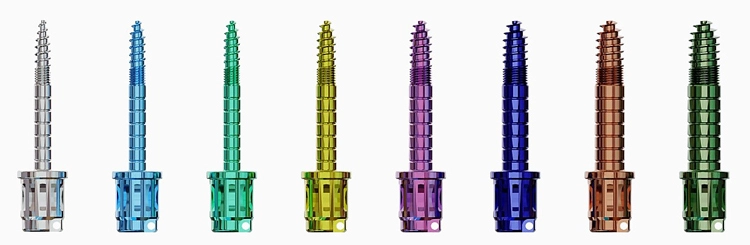 Abb. 3: Die Primärstabilität wird mit einem Condenser überprüft.