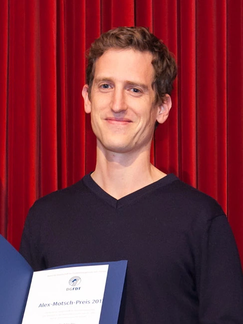 Dr. Eike Etz freut sich sehr über die Auszeichnung.