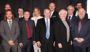 Fröhlich und gut gelaunt: das Referententeam beim 20. Prothetik Symposium in Berlin. Ein guter Mix aus altbekannten und neuen Gesichtern.