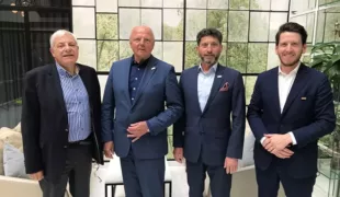 v.l.n.r.: Jean Martin Dondoz, Comident, Frankreich; Jochen G. Linneweh, BVD; Dr. Pavel Smažík, Association Czech Republic; Martin Ravets, Unifodent, Belgien.