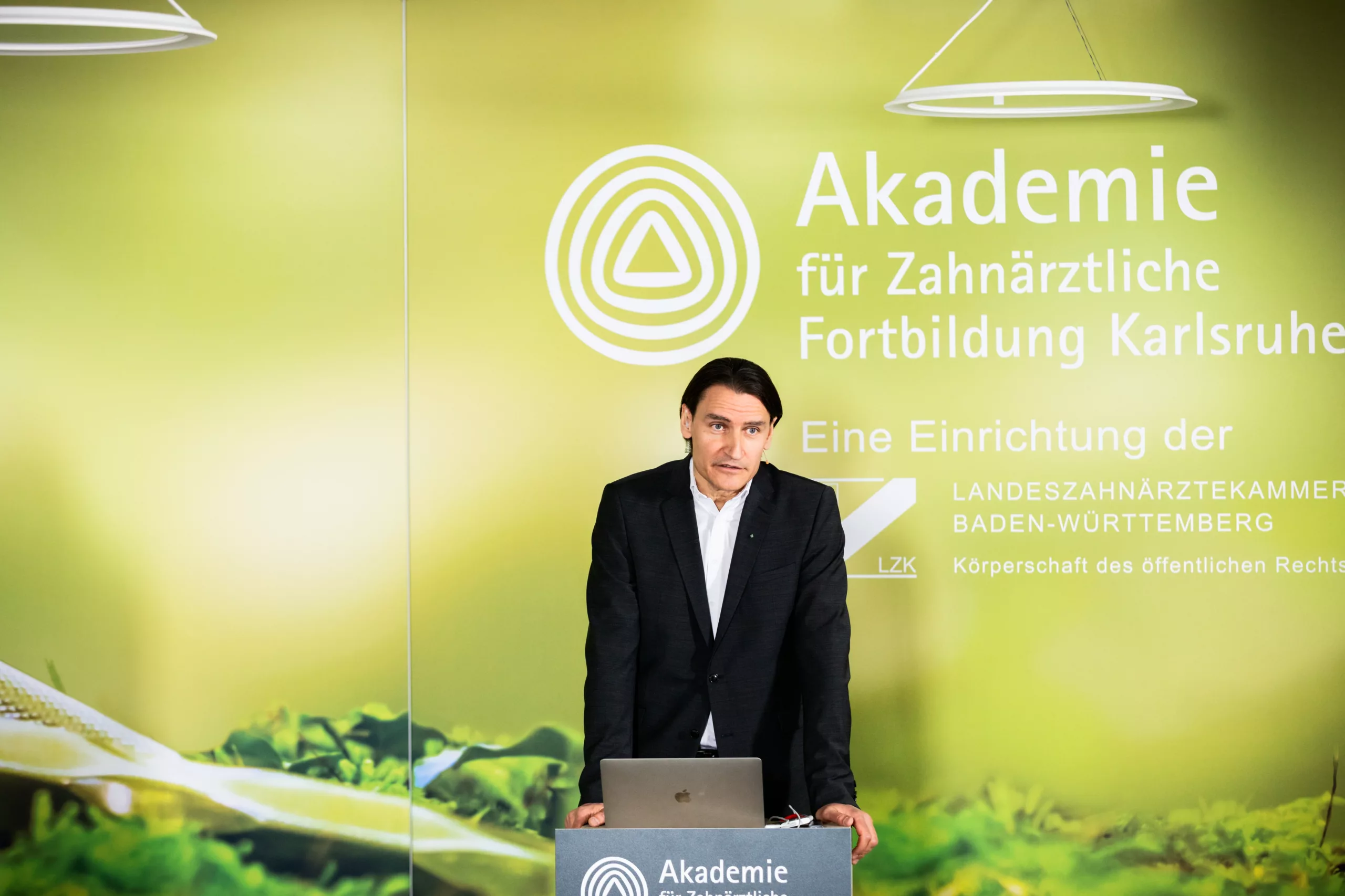 PD Prof. Dr. Daniel Hellmann