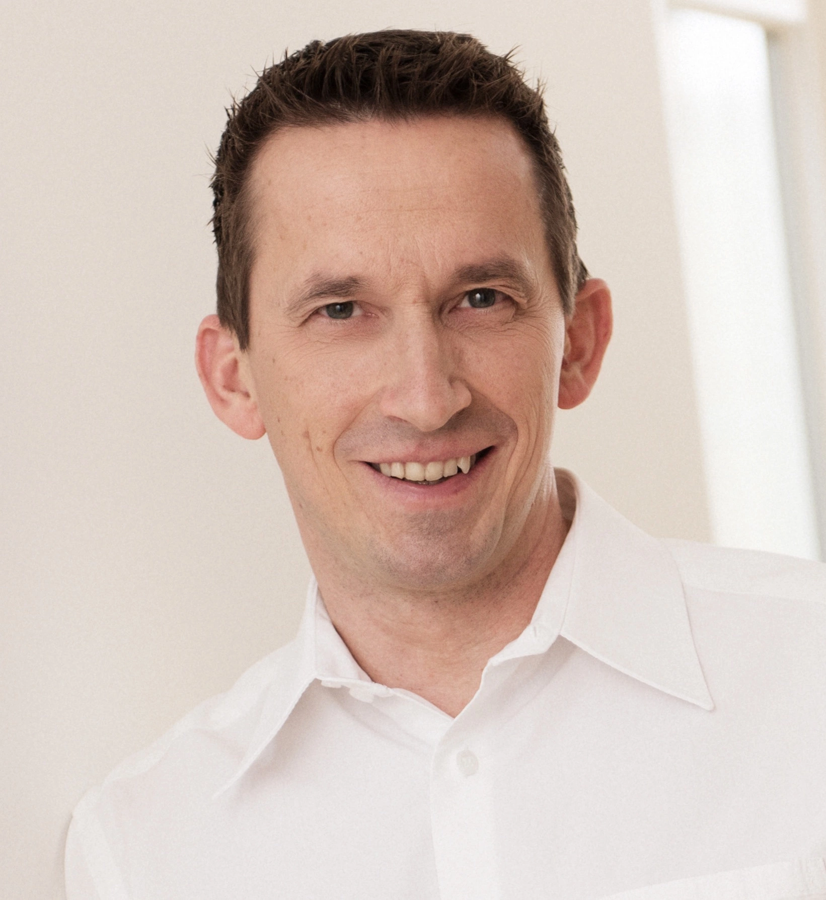 Dr. S. Marcus Beschnidt präsentiert synoptische Richtlinien für den Therapieerfolg.