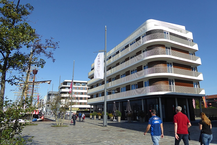 Hotel The Liberty an der Kaje von Bremerhaven.