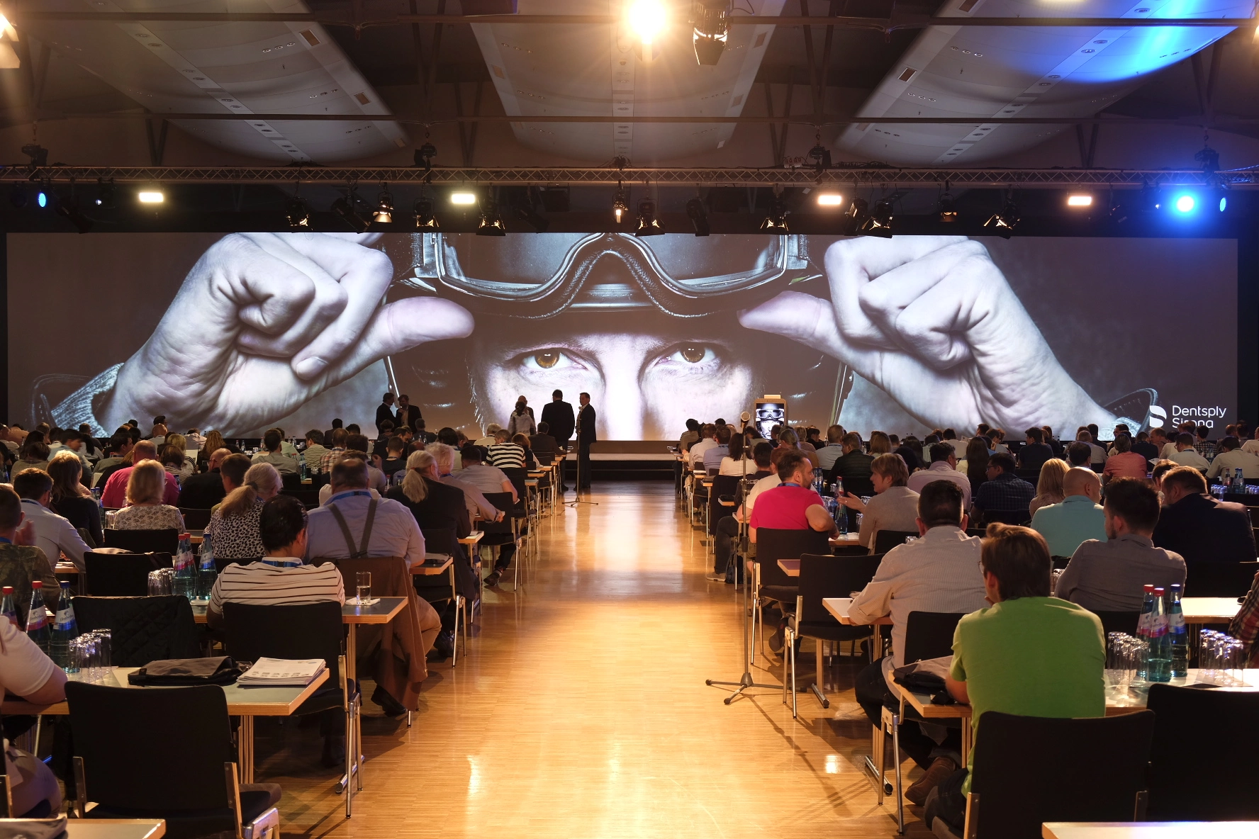Eine Premiere mit Signalwirkung: Dentsply Sirona präsentierte sich beim Zahntechniker-Kongress als starker Partner der Labore, zeigte Zukunftschancen auf und informierte fachlich auf höchstem Niveau.