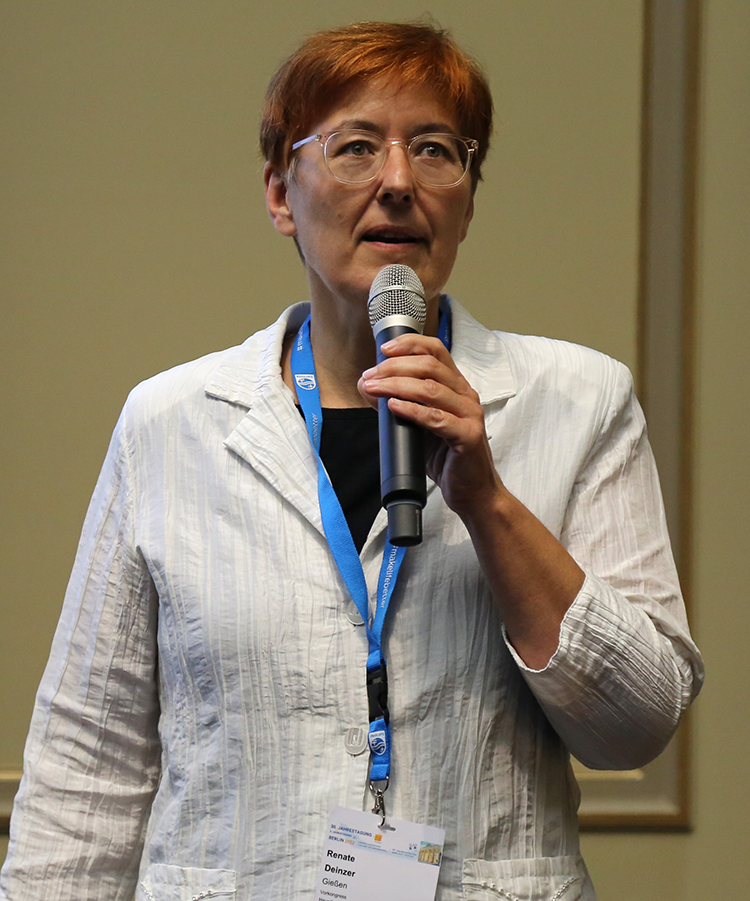 Zur Psychologie des Zähneputzens:
Prof. Dr. Renate Deinzer gab Hinweise,
wieso es so schwierig
erscheint, die eigenen Zähne
wirklich sauber zu putzen.