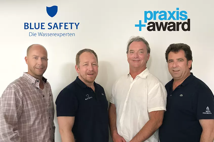 Strategische Partnerschaft (v.l.): Thomas Neef (A+ Award GmbH), Christian Mönninghoff, (BLUE SAFETY/Water.Foundation), Axel Schüler-Bredt (A+ Award GmbH), Matthias Grenda (BLUE SAFETY/Water.Foundation).
