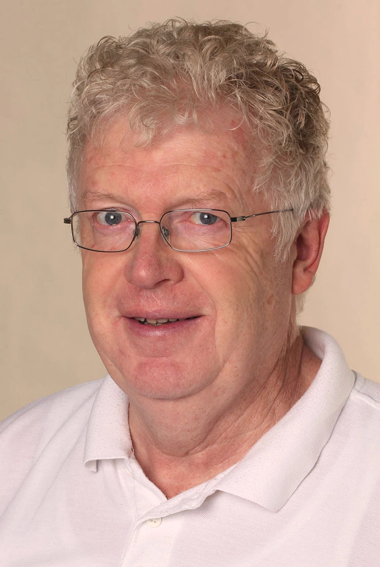 1. Platz AG Keramik Videopreis 2020: Zahntechniker Reinhard Busch, Universität Kiel, mit seinem Filmbeitrag „Die Brücke mit dem Dreh“.