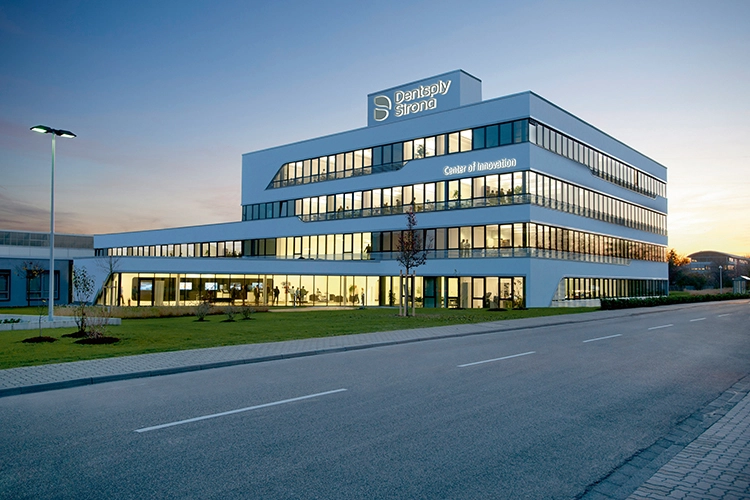 Bensheim ist der größte deutsche Standort von Dentsply Sirona, dem weltweit größten Hersteller von Dentalprodukten und -technologien.