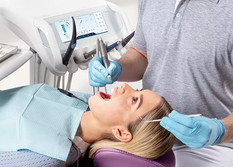 Eine Endo-Behandlung wird durch das Behandlungs-Setup mit Diagnostik, ergonomische Behandlungsposition, passende Instrumente sowie eine passgenaue koronale Restauration bestimmt.