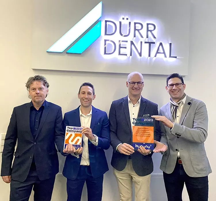 v.l.n.r. Stolz auf den kununu-Award 2023: Christian Melloh (Director HR & Legal), Stefan Pfanzelt (CFO), Martin Dürrstein (CEO/Vorstandsvorsitzender) & Christian Schorndorfer (CS0).