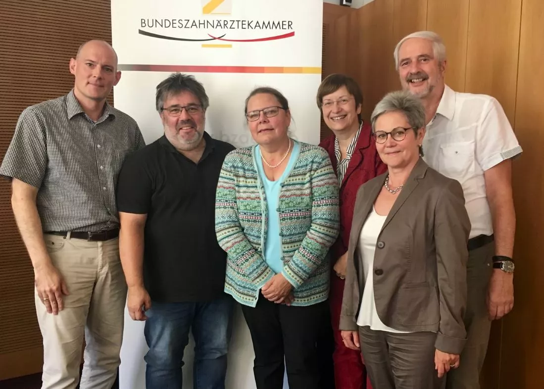 V. l.: Dr. Elmar Ludwig,  Prof. Dr. Andreas Büscher, Prof. Dr. Erika Sirsch, Vallendar, Prof. Dr. Ina Nitschke, Prof. Dr. Roswitha Heinrich-Weltzien und Prof. Dr. Andreas Schulte.