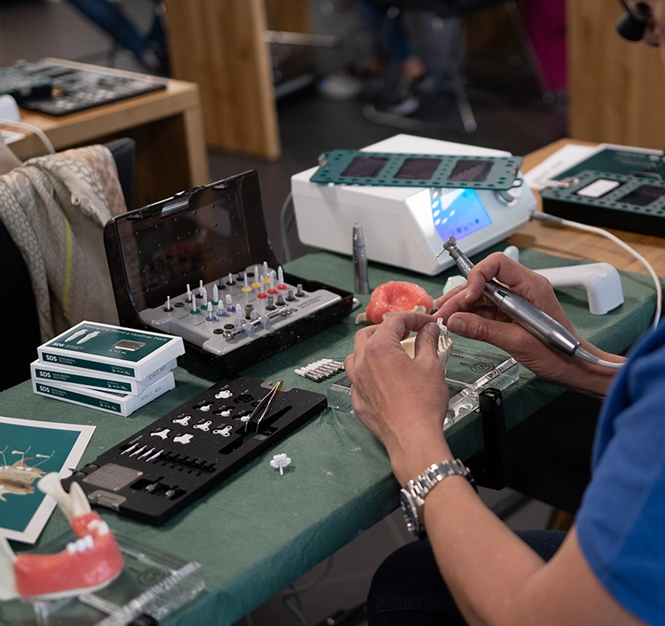 Engagierter Teilnehmer beim Hands-on-Kurs.