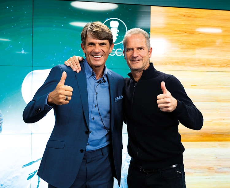 Dr. Karl Ulrich Volz (ISMI-Präsident und Leiter des Kongresses, links) und Marco Gadola (ehemaliger CEO und heutiges Vorstandsmitglied der Straumann-Gruppe).