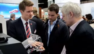Meet the Experts bei Henry Schein in Halle 10.2, Stand M 048/N 049