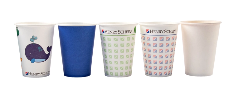 Die neuen Mundspülbecher von Henry Schein bestehen aus Rohstoffen aus nachhaltiger Waldbewirtschaftung und sind in verschiedenen Varianten erhältlich.