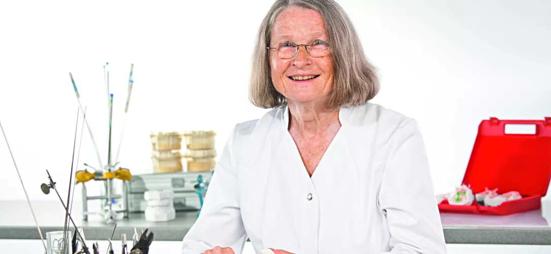 Ursula Wirtz ist die Autorin des erfolgreichen Nachschlagewerks der herausnehmbaren Technik.