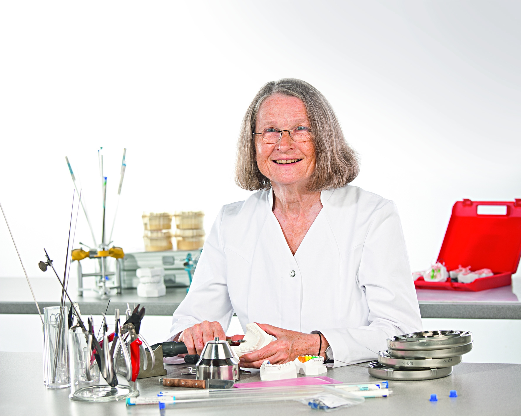 Ursula Wirtz ist die Autorin des erfolgreichen Nachschlagewerks der herausnehmbaren Technik.