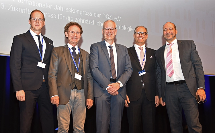 Die Präsidenten von DGOI, DGZI und DGI (von links): Prof. Smeets, Prof. Grötz, Dr. Bach, Prof. Grubeanu und Prof. Al-Nawas.