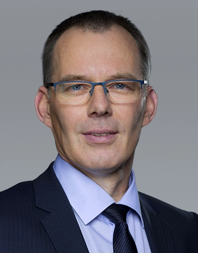 Dr. Daniel von Lennep.