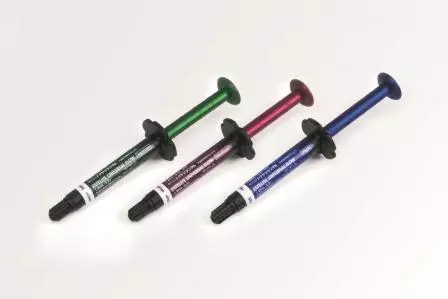 ESTELITE UNIVERSAL FLOW – ein universell einsetzbares Komposit