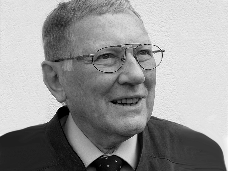 Prof. Dr. Edwin Lenz (†), früherer Direktor der Poliklinik für Zahnärztliche Prothetik und Werkstoffkunde der Universität Jena.