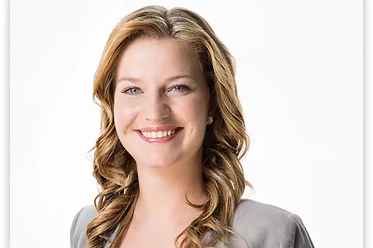 Katharina Fuchs-Ebert, Zahnarzttechnikerin und Prokuristin im Dentallabor Handrich.