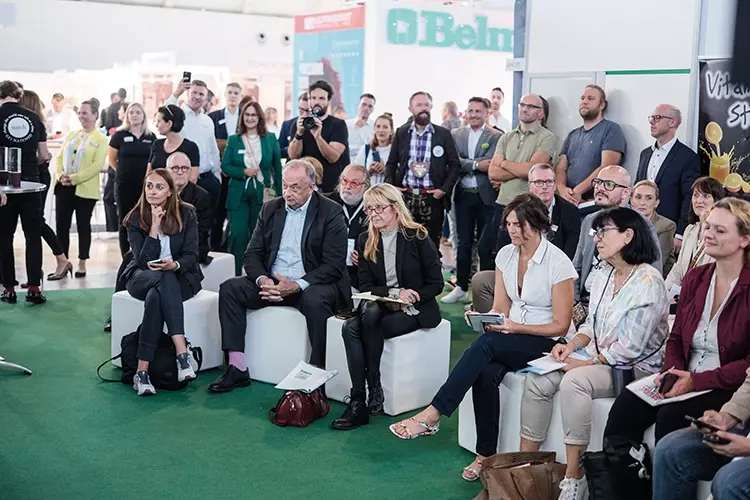 Reges Interesse an der Verleihung der GREEN DENTAL AWARDS.
