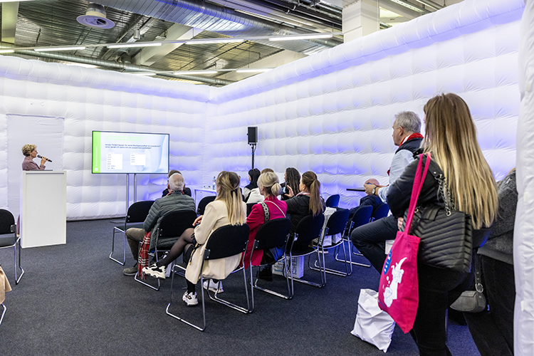 Die dental arena war das Zentrum für Fort- und Weiterbildung.