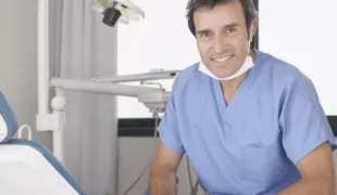 Wie viele Patienten sich ihren Zahnarzt teilen müssen, ist regional sehr unterschiedlich.