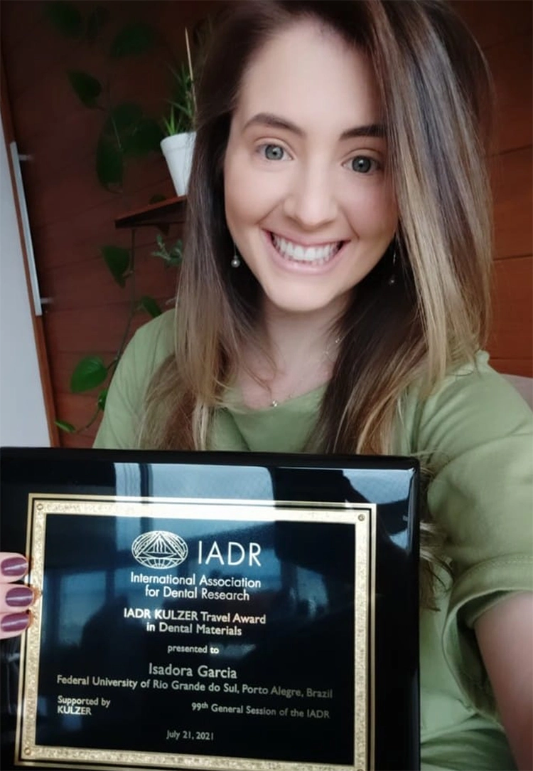 Isadora Garcia from Federal University of Rio Grande do Sul (Brazil)