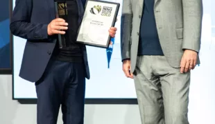 Edwin Fieseler, Marketing KaVo Dental (links), und Lutz Dietzold, der Geschäftsführer von Rat der Formgebung.