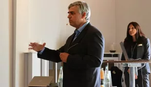 Abb. 1: Dr. Reinhold Hecht in Hamburg.