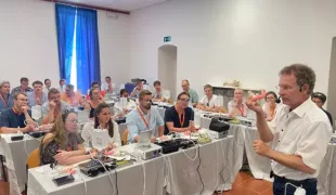 Intensive Hands-On-Übungen ermöglichen den Teilnehmenden, das Gelernte direkt anzuwenden und von den Referenten zu lernen.