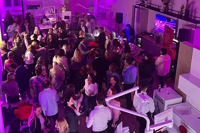 Gute Stimmung bei der Eröffnungsfeier bis spät in die Nacht.