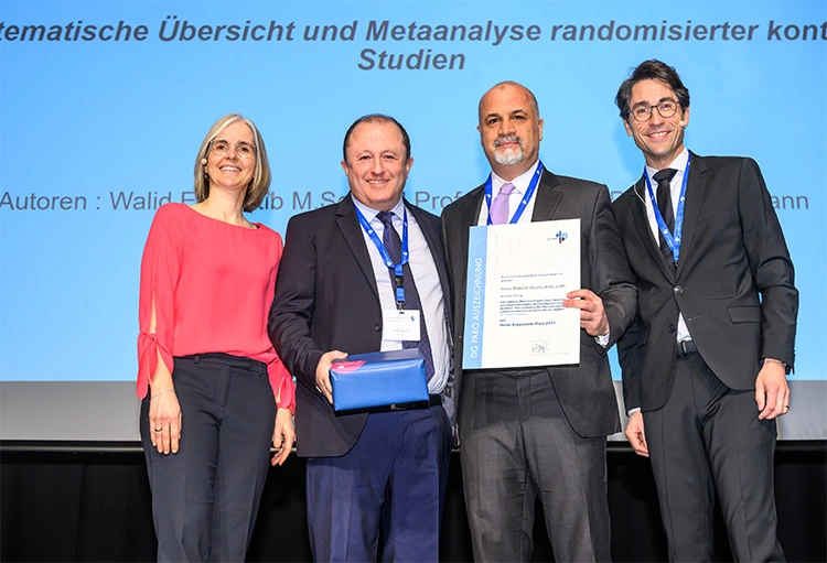 Heinz-Erpenstein-Preis: v.l.n.r. Prof. Dr. Bernadette Pretzl, Prof. Dr. Dr. Philip Plugmann, Walid El Khatib, M.Sc., Prof. Dr. Henrik Dommisch