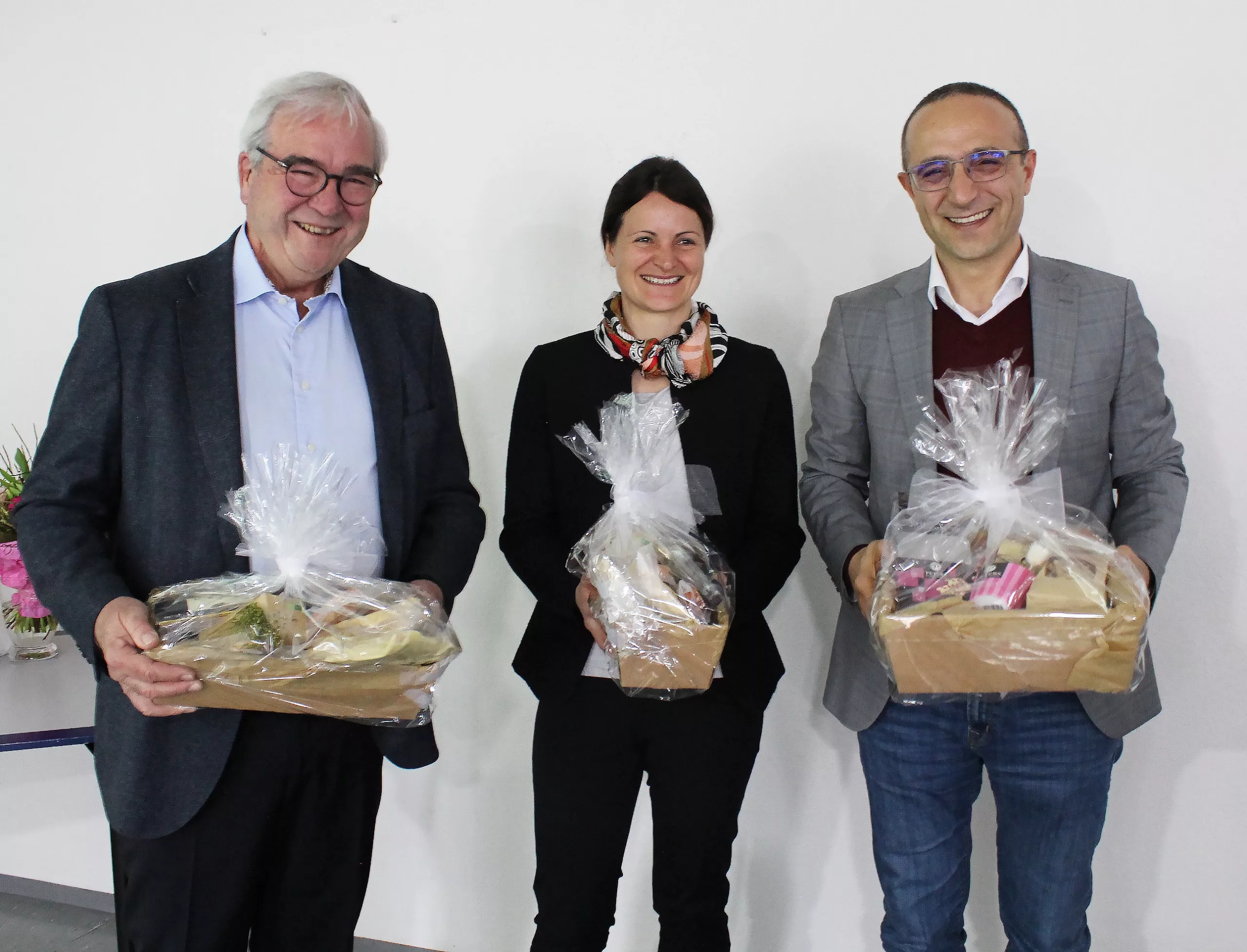 v. l. n. r.: Ronald Herkert (Unternehmensgründer und Beiratsvorsitzender, Forum Media Group), Katrin Krauß-Herkert (CFO, Forum Media Group) und Spitta Geschäftsführer Halil Recber.