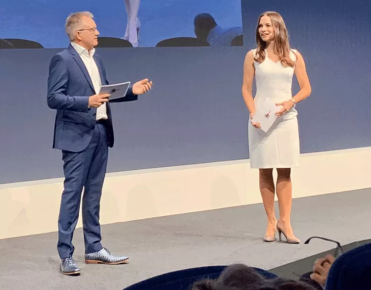 Als Moderatoren des gesamten Kongresses führten Kristina Sterz und Kay Vietor durch das Programm.