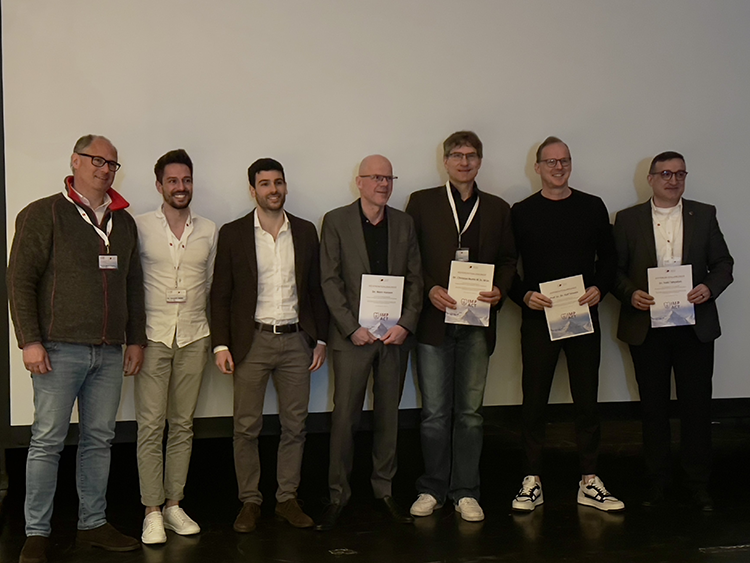 Prof. Dr. Daniel Grubeanu, Präsident der DGOI, begrüßte über 25 Referenten, darunter Dr. Andrea Savo und Daniel Sporrer (Nürnberg), Dr. Marc Hansen (Dortmund), Dr. Christian Buhtz (Hamburg), Prof. Dr. Dr. Ralf Smeets, Vizepräsident der DGOI, und Dr. Haki Tekyatan (Simmern), v.l.