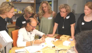 ZTM Achim Ludwig in Aktion beim Jubiläumskurs im Labor von ZTM Stefan Kreil.