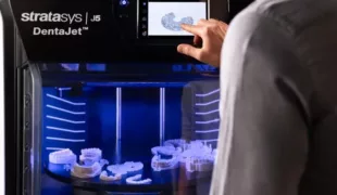 Multimaterial-3D-Drucker J5 DentaJet™ von Stratasys.