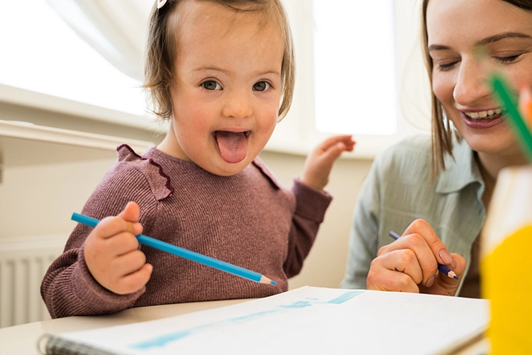 Kinder mit Down-Syndrom leiden meist an einer obstruktiven Schlafapnoe.