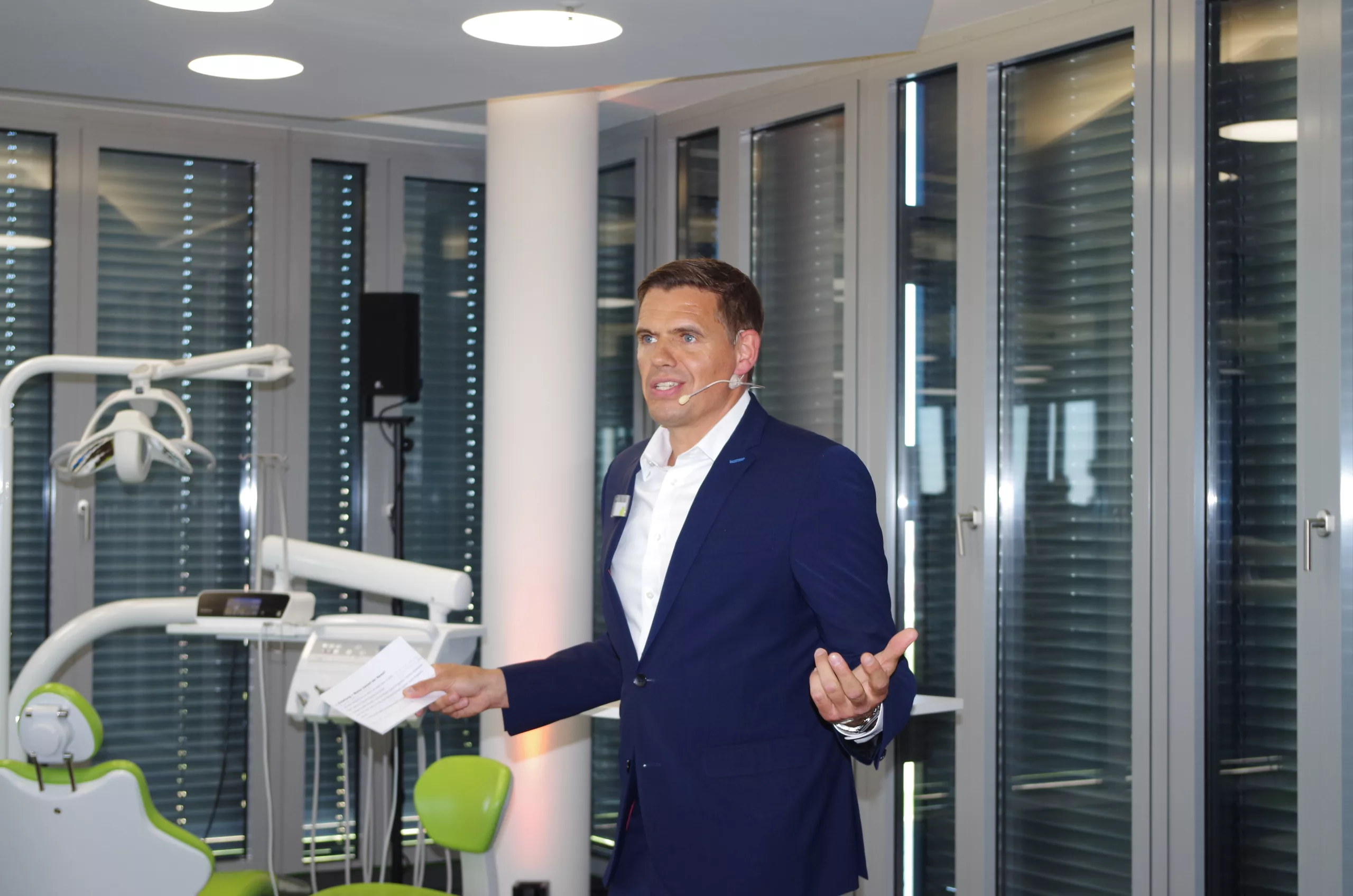Jan Kucher, Director Commercial DACH bei KaVo Kerr informierte über das neue Experience Center.
