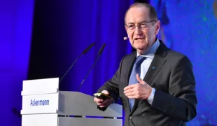 Dr. Karl-Ludwig Ackermann gehörte zu den Pionieren der Implantologie und war für viele ein wichtiger Mentor, Freund und Brückenbauer.