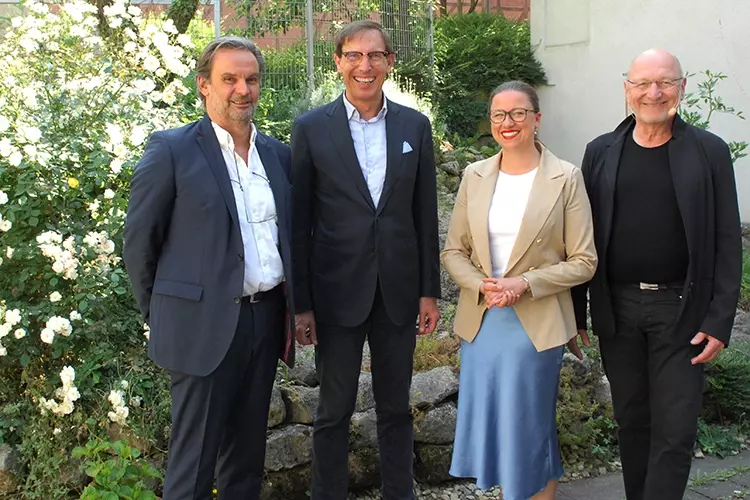 Auf dem AGK-Keramiksymposium: (v.l.) Die Referenten ZTM Hans-Jürgen Stecher, Prof. Dr. Daniel Edelhoff, PD Dr. Maximiliane Schlenz und Dr. Bernd Reiss..