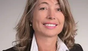 Dr. Anke Klas, Präsidentin des VdZÄ, fordert die berufsstandsrepräsentative Besetzung der zahnärztlichen Gremien im Bereich der Standespolitik und stellt das entsprechende Ziel-Programm des VdZÄ vor.
