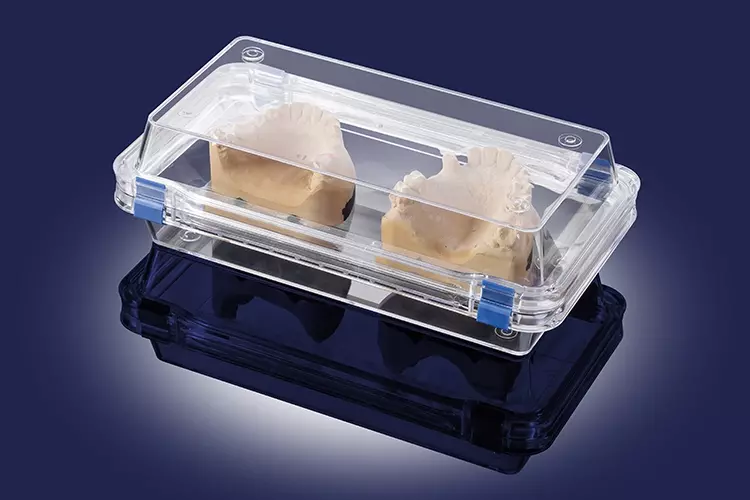 Neu: Membrandose für Lagerung, Versand und Präsentation von 2 Zahnmodellen.