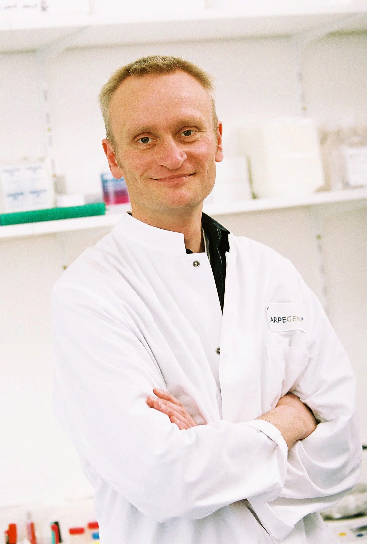Max Koltzscher, Laborleiter der Carpegen GmbH, befürchtet, dass viele Parodontitis-Patienten mit Antibiotika-Kombinationen übertherapiert werden.