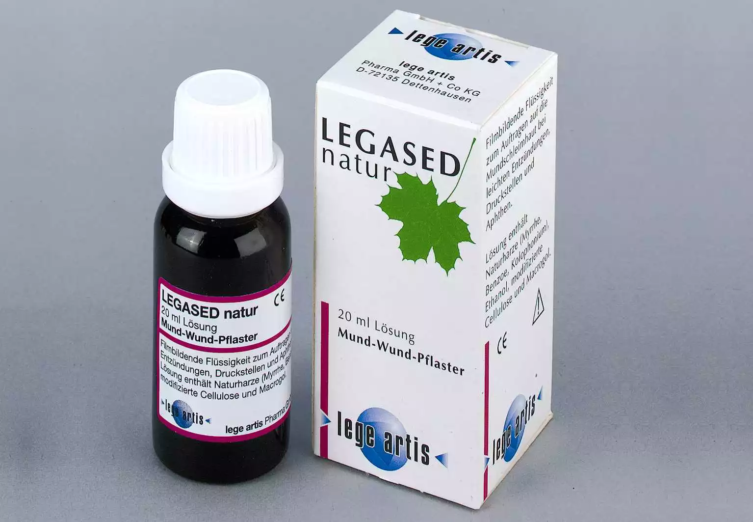 LEGASED natur gibt es als 20 ml- und als 5 ml-Lösung.