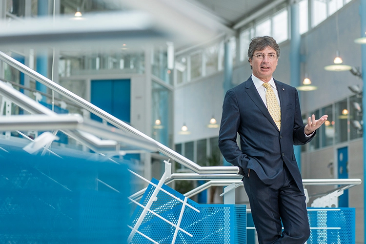 Mark Stephen Pace, geschäftsführender Inhaber von Dentaurum, dem ältesten Dentalunternehmen der Welt.